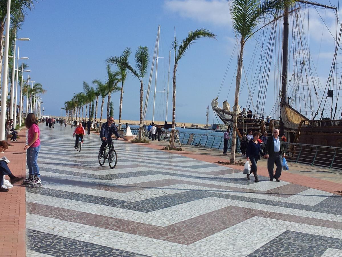 Beach & Port 간디아 외부 사진